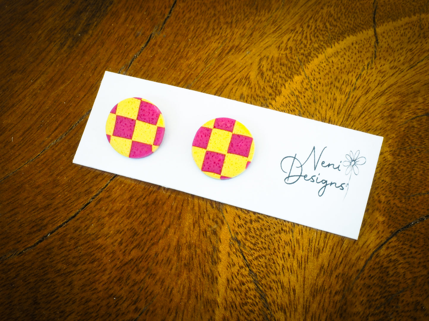 yellow and purple checker round stud