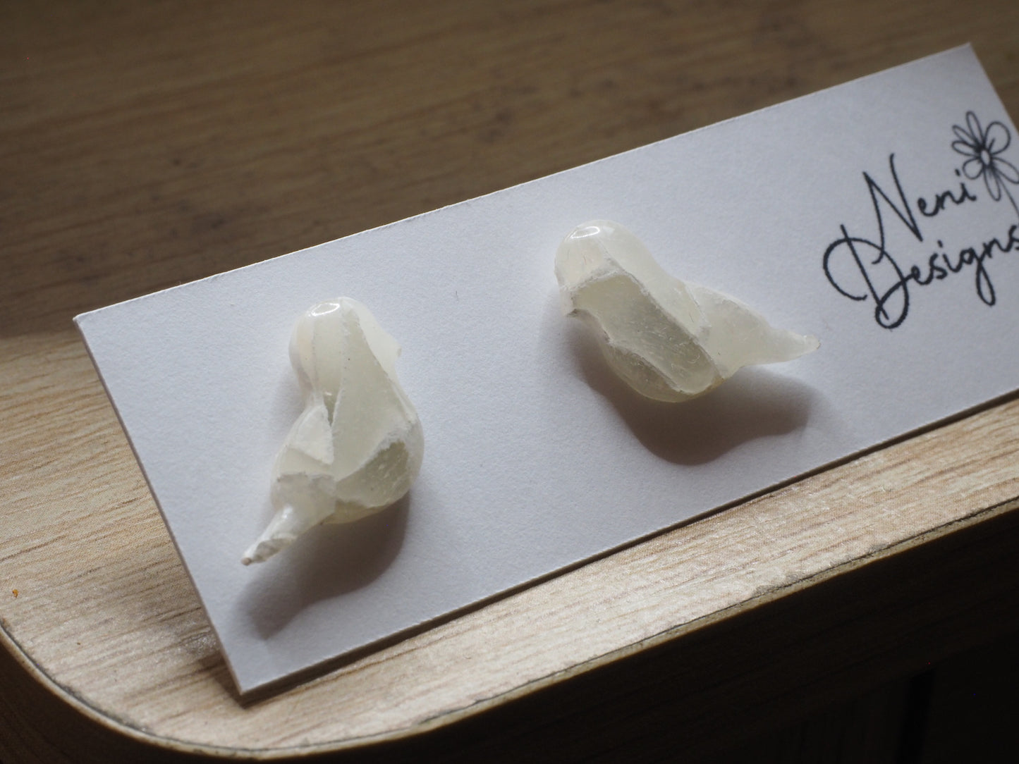 bird studs (white marbled translucent)