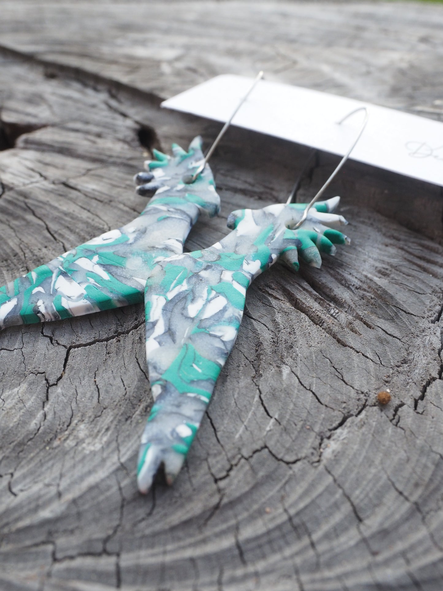 'cockatoo' (green and white translucent)
