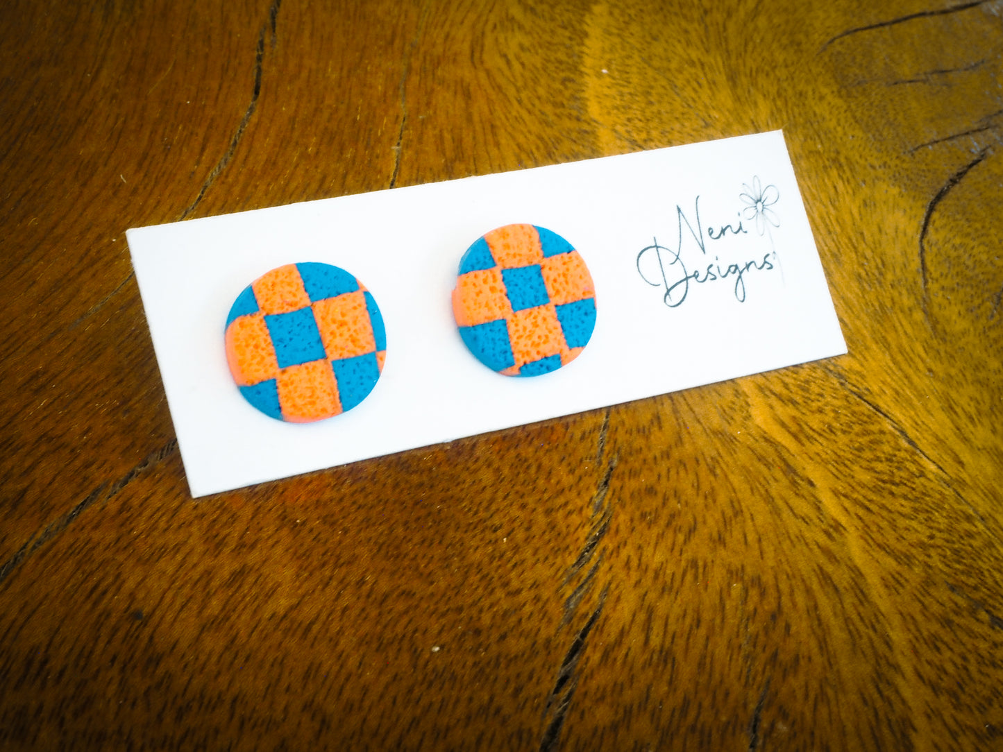 blue and orange checker round stud