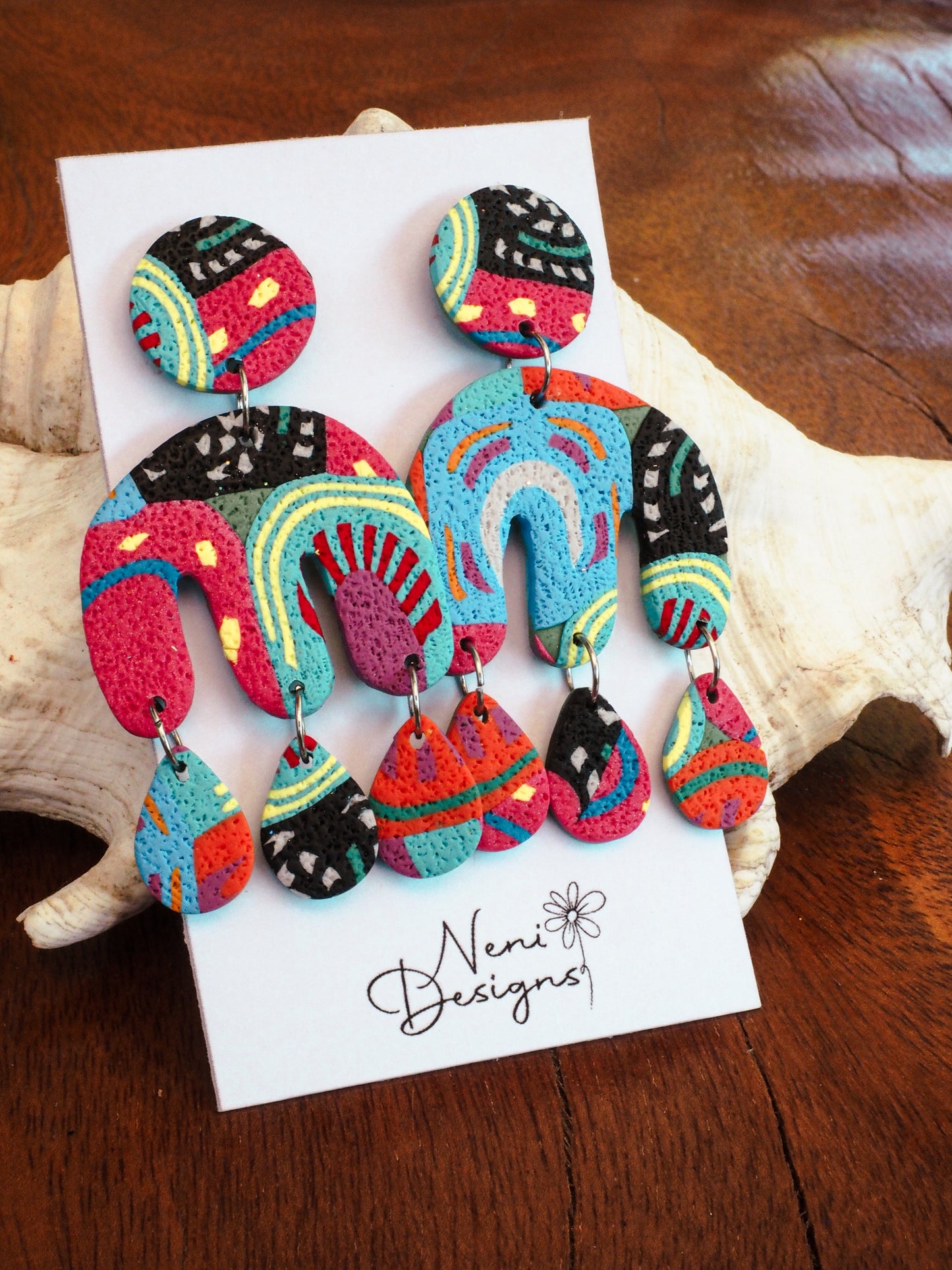 'Rainbow pop' calamity dangles