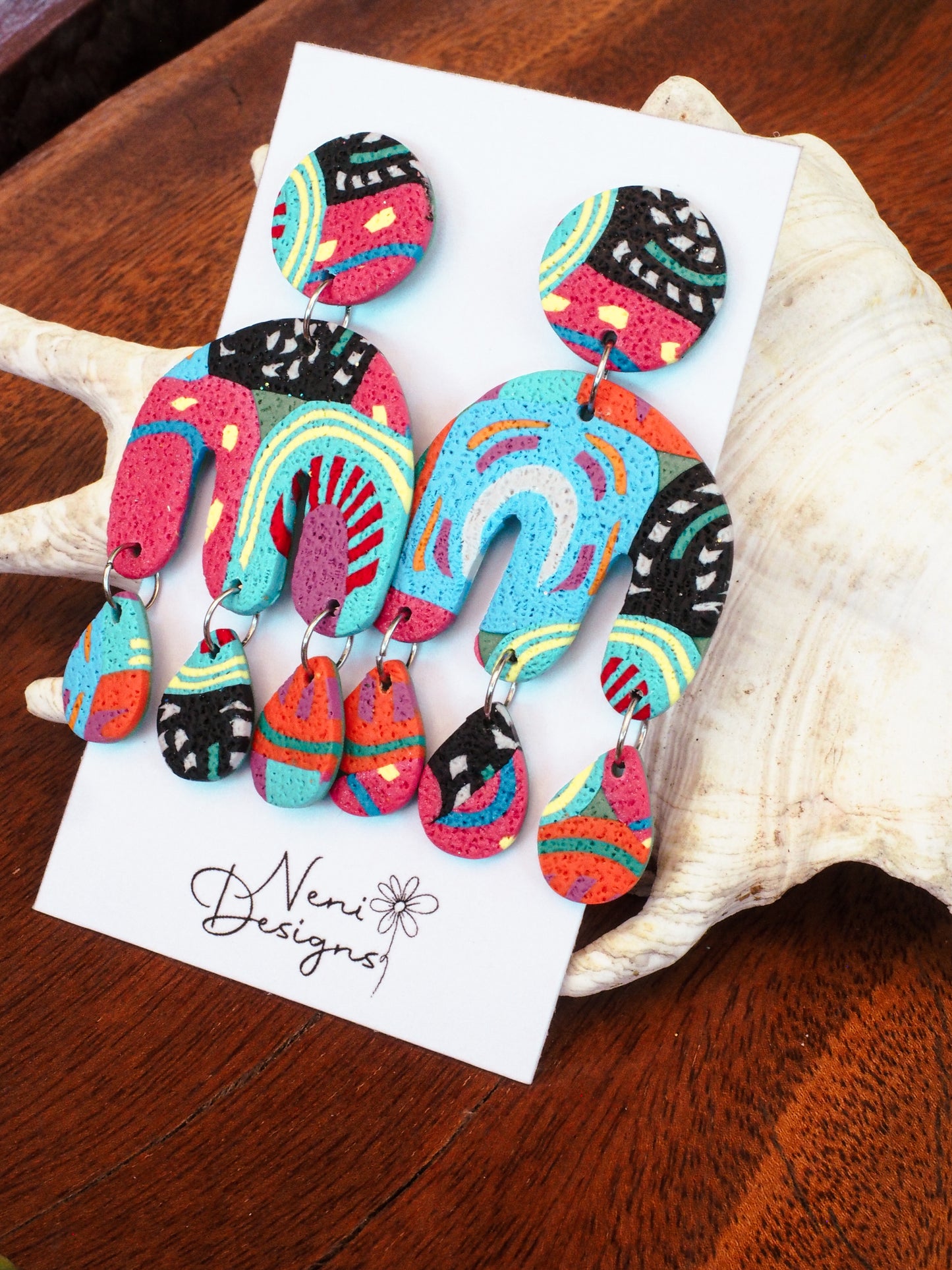 'Rainbow pop' calamity dangles