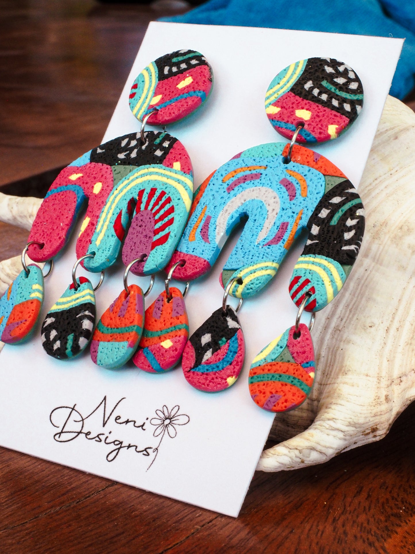 'Rainbow pop' calamity dangles