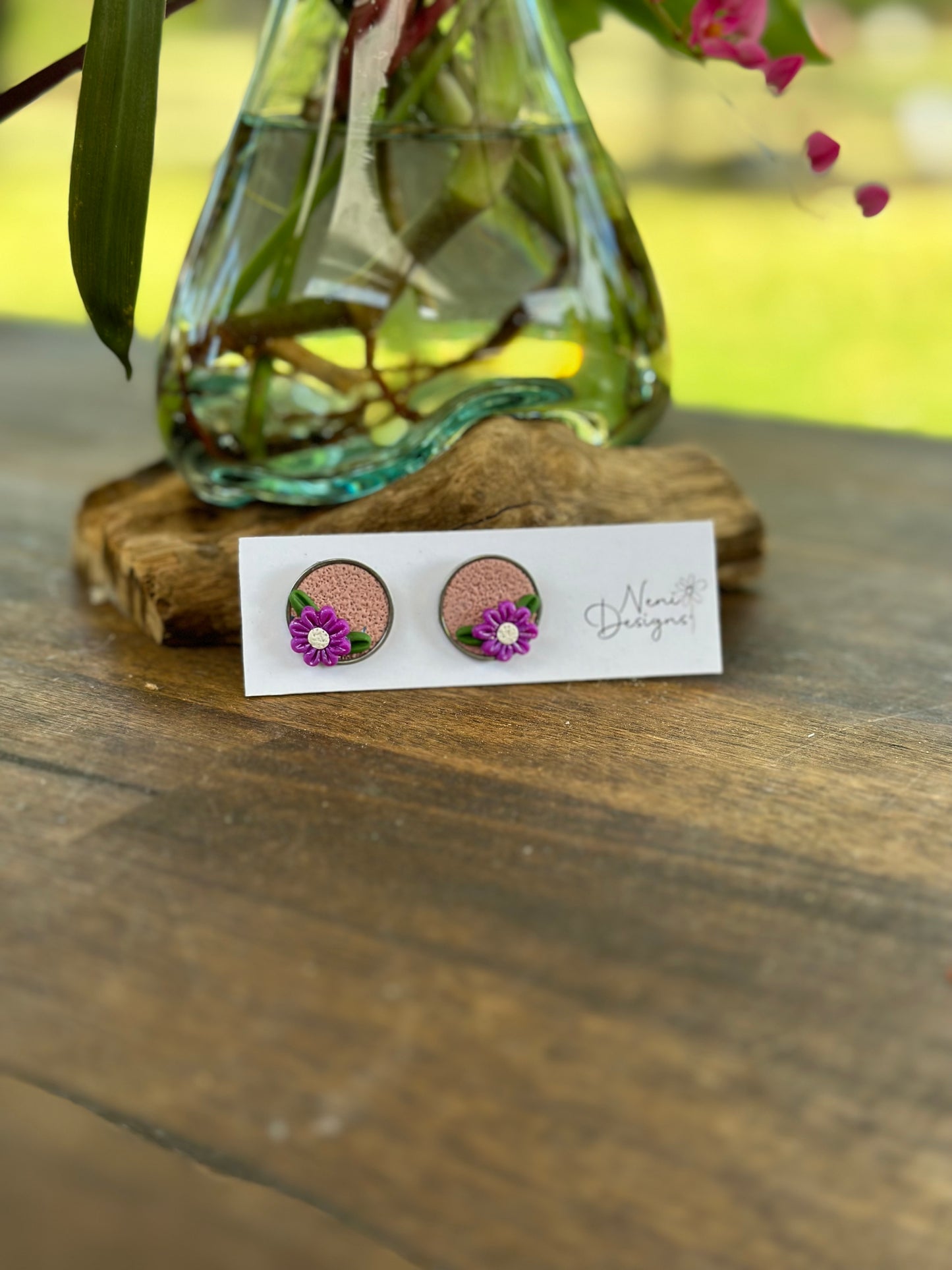 floral stud with silver bezel - beige