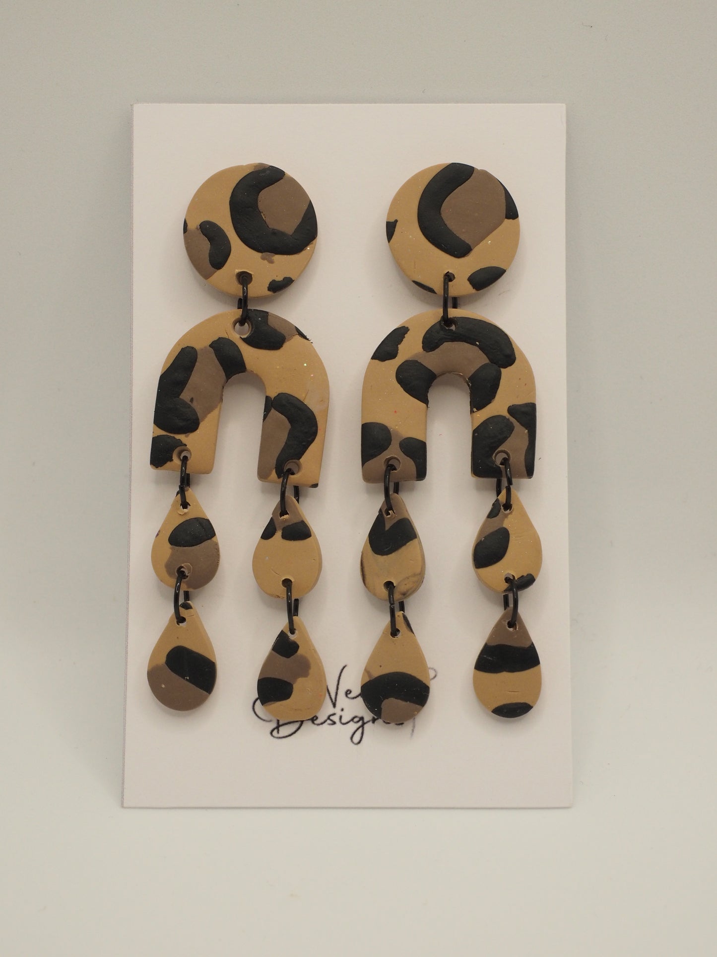 'joan' with double tear drop (leopard print)