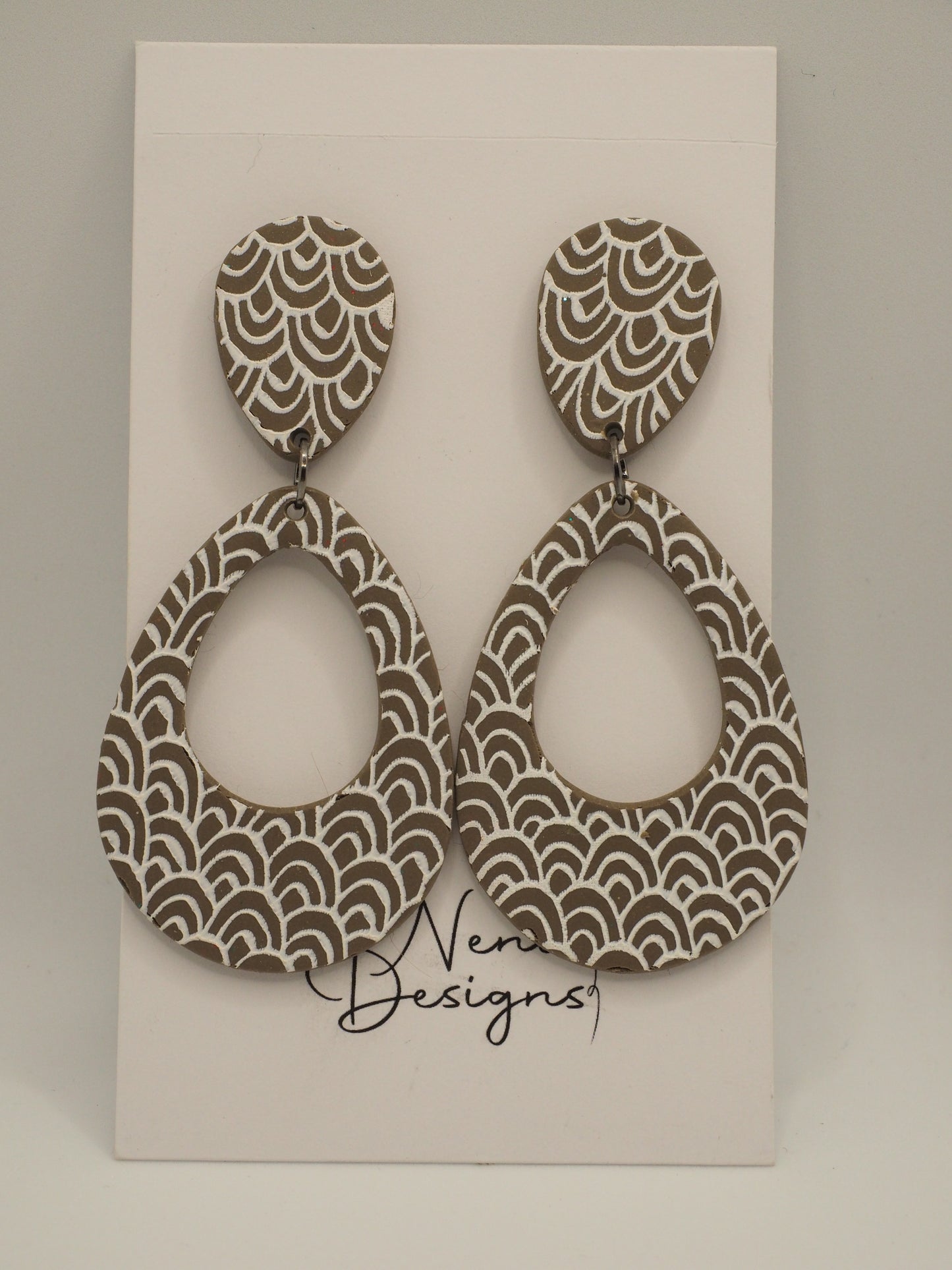 'florence' (brown and white)