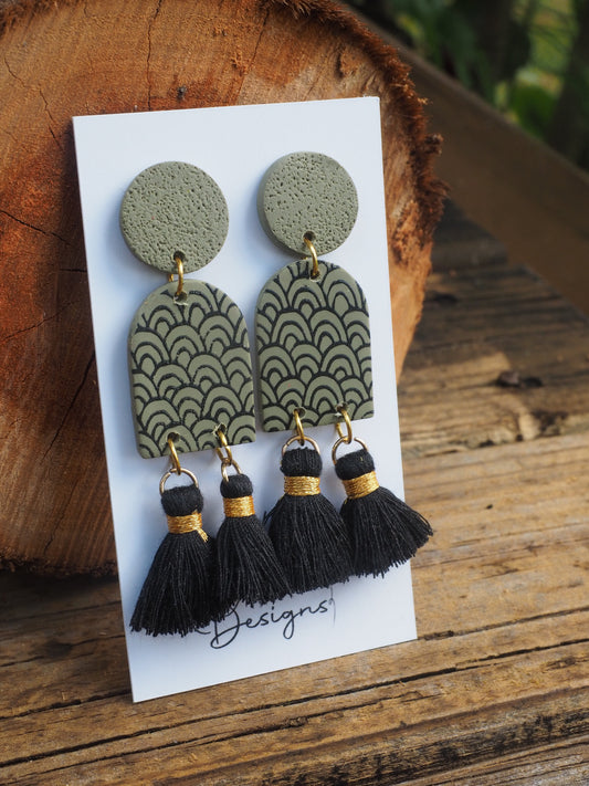 'maya' with tassels (olive and black)