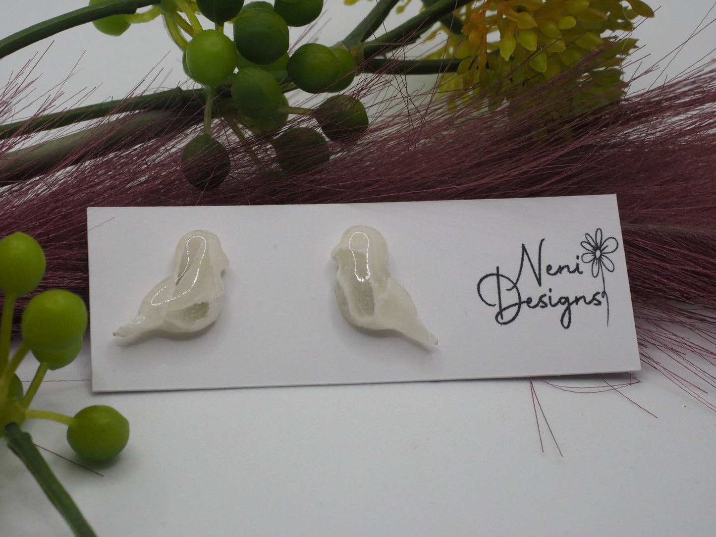 bird studs (white marbled translucent)